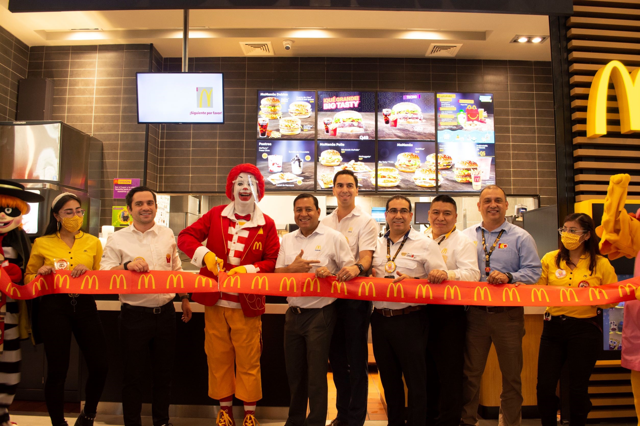 McDonald’s abre las puertas de su tercer restaurante en Chimaltenango
